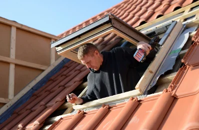 Pose de fenêtres de toit Velux à Roisey